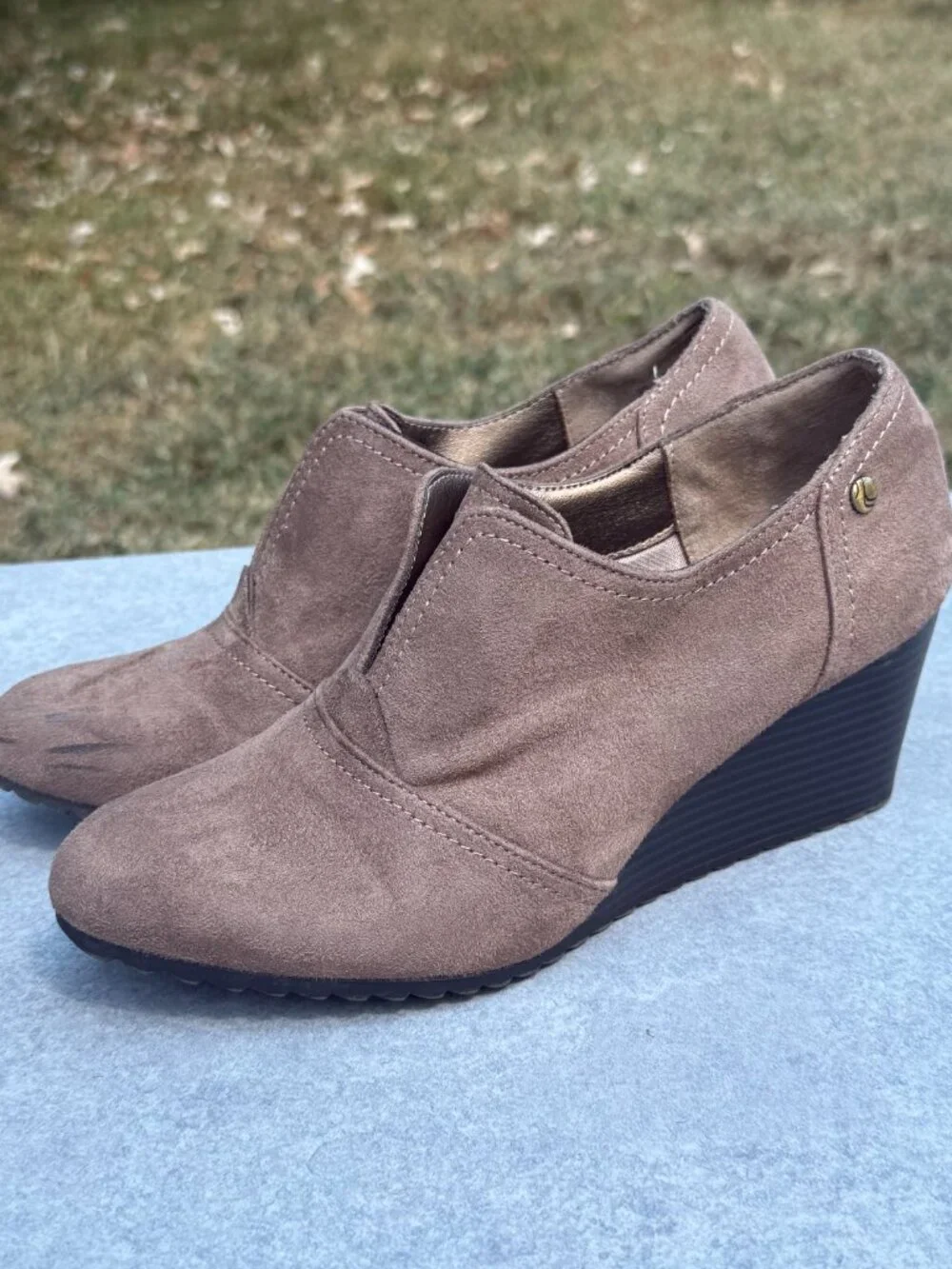 LifeStride Womens 6.5M Brown Faux Suede Wedge Booties Y2K Office Academia 4235